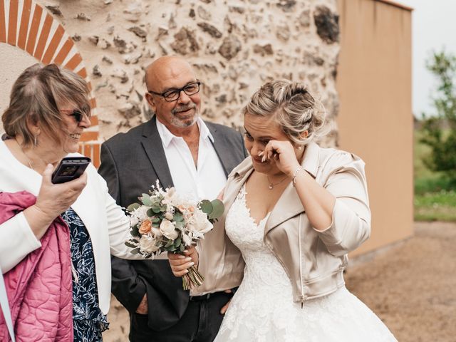 Le mariage de Julien et Lucie  à Chanzeaux, Maine et Loire 49