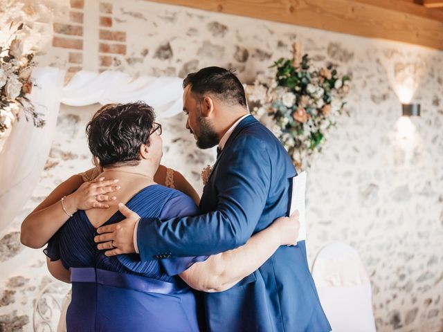 Le mariage de Julien et Lucie  à Chanzeaux, Maine et Loire 59