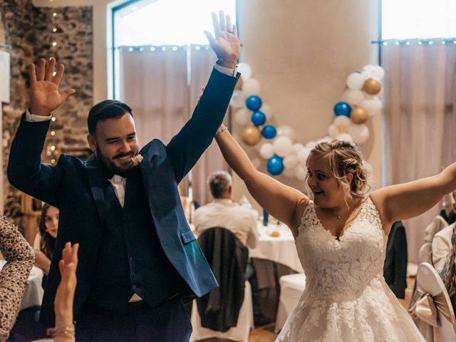 Le mariage de Julien et Lucie  à Chanzeaux, Maine et Loire 62