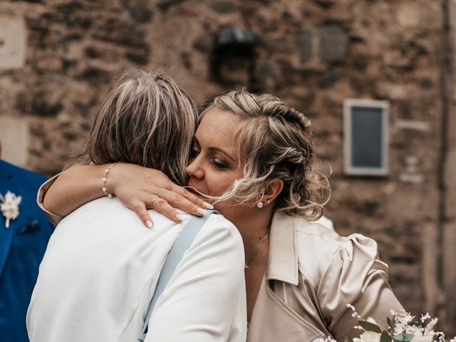 Le mariage de Julien et Lucie  à Chanzeaux, Maine et Loire 69