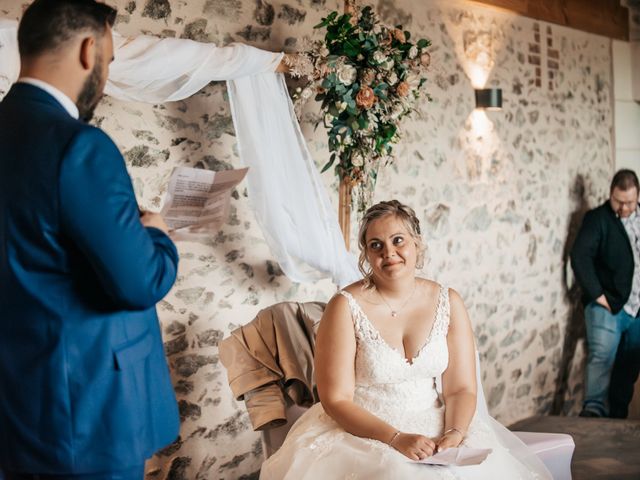 Le mariage de Julien et Lucie  à Chanzeaux, Maine et Loire 70