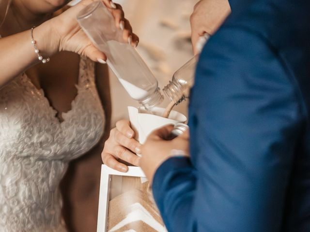 Le mariage de Julien et Lucie  à Chanzeaux, Maine et Loire 77