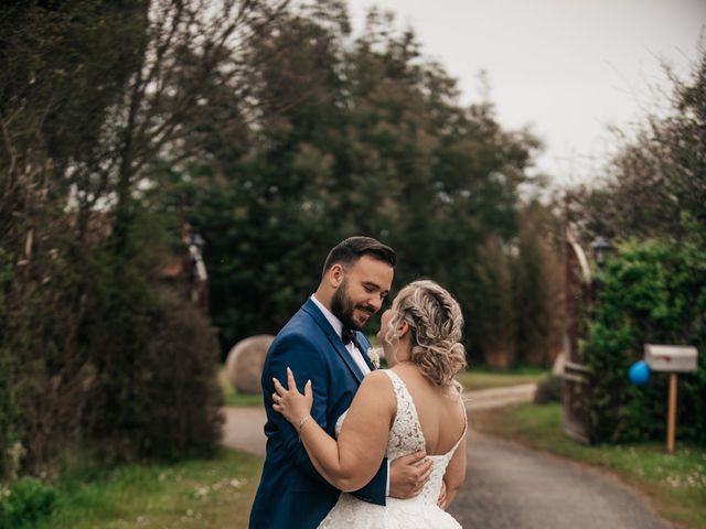 Le mariage de Julien et Lucie  à Chanzeaux, Maine et Loire 78