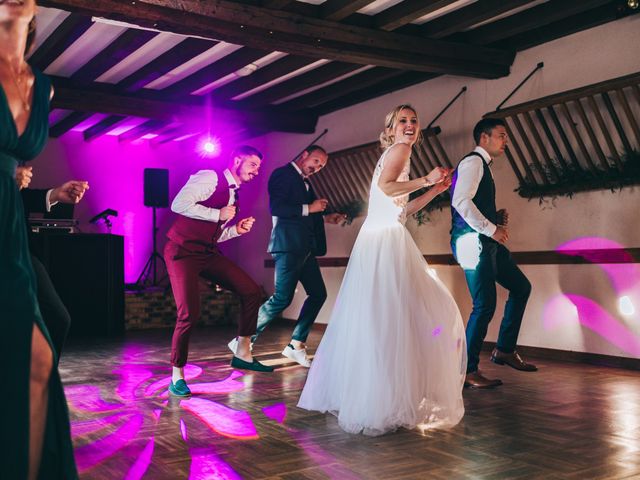 Le mariage de Edouard et Emeline à René, Sarthe 32