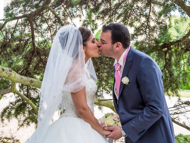 Le mariage de Julien et Sara à Le Coudray-Montceaux, Essonne 23