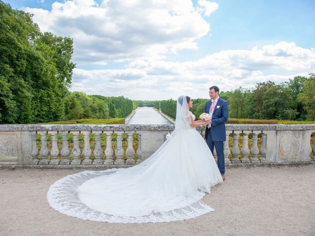 Le mariage de Julien et Sara à Le Coudray-Montceaux, Essonne 24