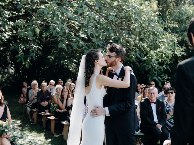 Le mariage de Thibault et Kasey à Lacenas, Rhône 35