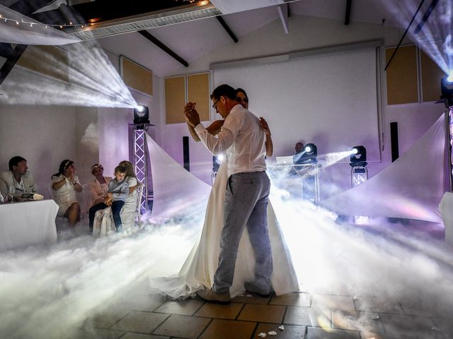 Le mariage de Clément et Laura à Nouaillé-Maupertuis, Vienne 88