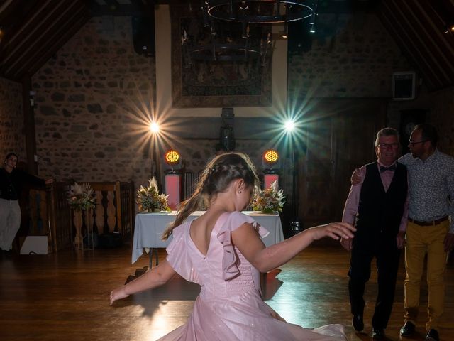 Le mariage de Guillaume et Nolwen à Miremont , Puy-de-Dôme 8