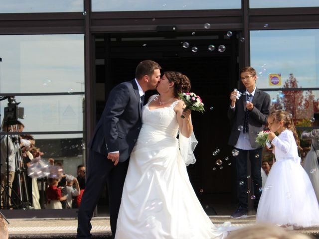 Le mariage de Jérémie et Emilie à Saint-Berthevin, Mayenne 42