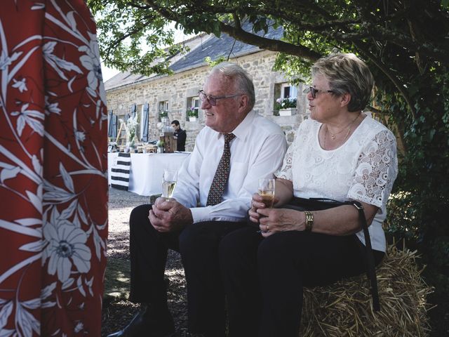 Le mariage de Thomas et Marie à Édern, Finistère 77