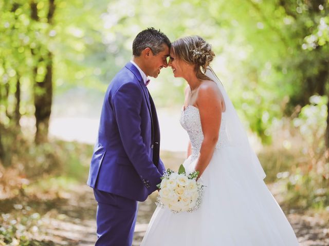 Le mariage de Tony et Sarah  à Cognac, Charente 35