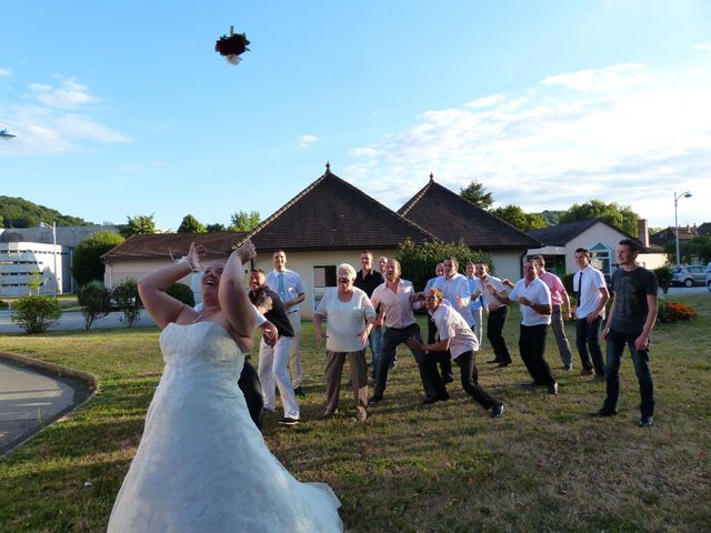 Le mariage de Emilie et Thomas à Lons-le-Saunier, Jura 3