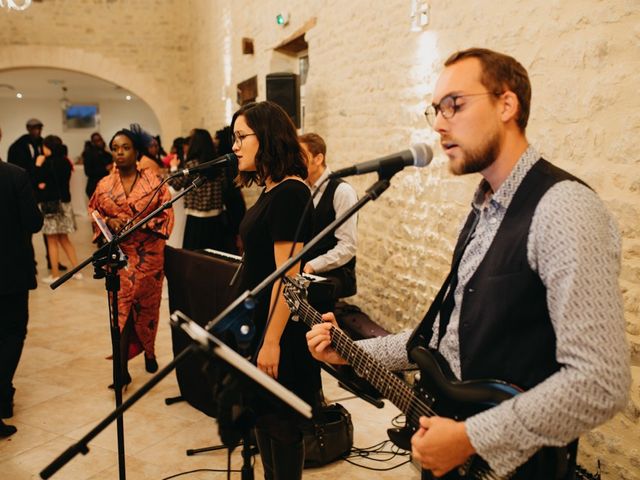 Le mariage de Pierre-Luc et Fifatin à Tour-en-Bessin, Calvados 12