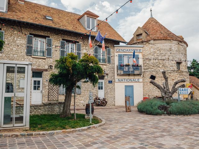 Le mariage de Alex et Chloé à Jouy-Mauvoisin, Yvelines 16