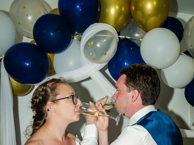 Le mariage de Valentin et Océane à Firfol, Calvados 32