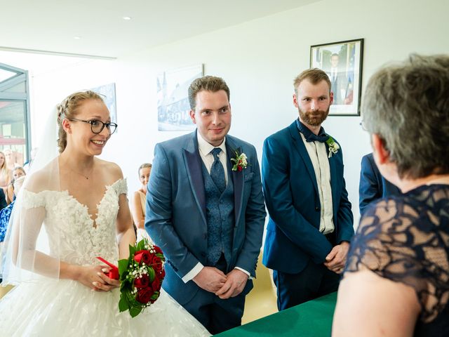 Le mariage de Valentin et Océane à Firfol, Calvados 92