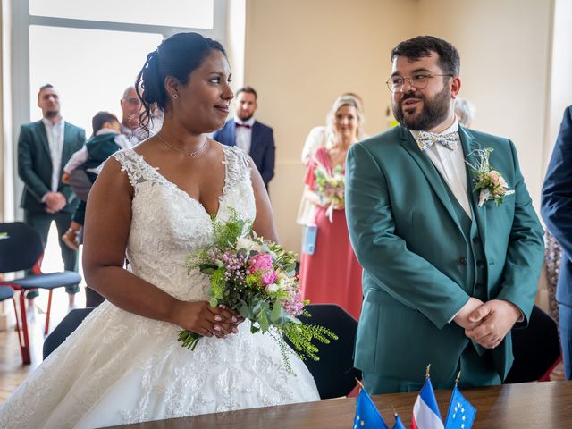 Le mariage de Laurent et Manon à Monceaux-en-Bessin, Calvados 12