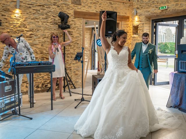 Le mariage de Laurent et Manon à Monceaux-en-Bessin, Calvados 58