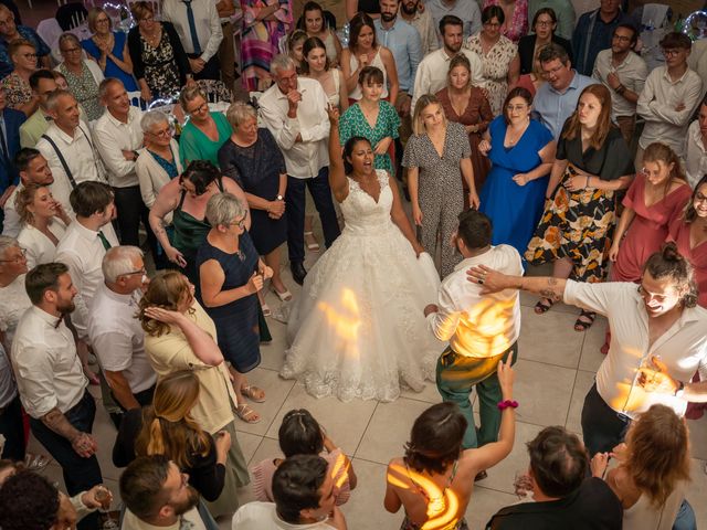 Le mariage de Laurent et Manon à Monceaux-en-Bessin, Calvados 73