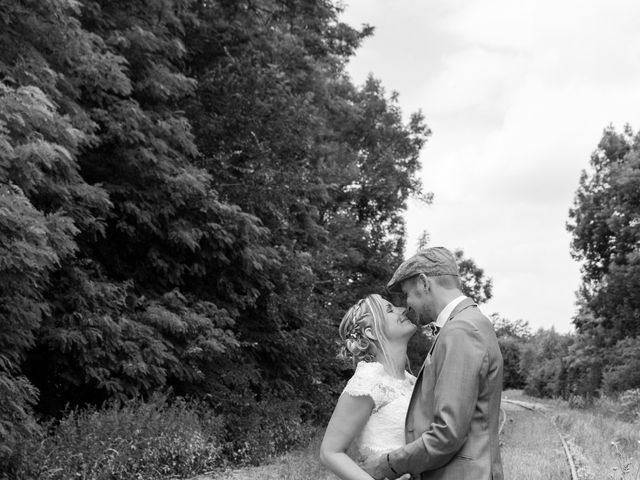 Le mariage de Ludovic et Isabelle à Abergement-la-Ronce, Jura 10