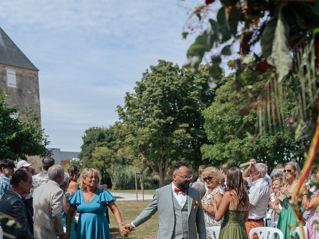 Le mariage de Julien et Paul à Saint-Pierre-d&apos;Oléron, Charente Maritime 23