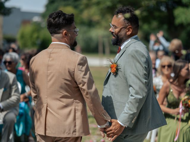 Le mariage de Julien et Paul à Saint-Pierre-d&apos;Oléron, Charente Maritime 25