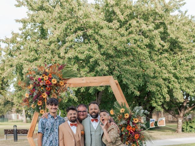 Le mariage de Julien et Paul à Saint-Pierre-d&apos;Oléron, Charente Maritime 83