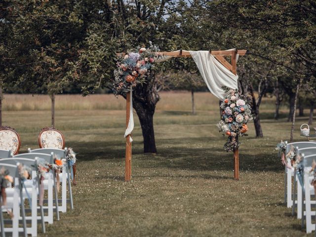 Le mariage de Nicolas et Nathalie à Parigné-l'Évêque, Sarthe 33