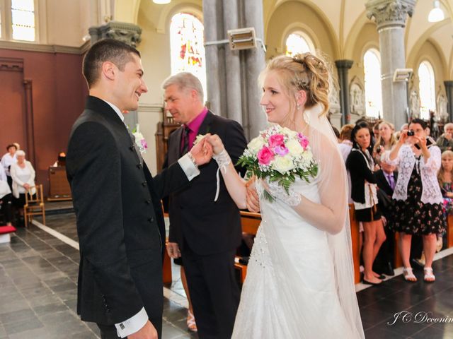 Le mariage de Romain et Amélie à Roncq, Nord 15