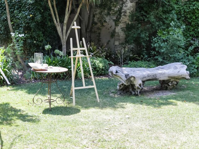 Le mariage de Antoine et Anais à Rodilhan, Gard 10