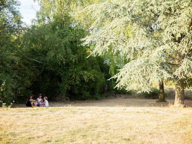 Le mariage de Hakim et Vanessa à Vallères, Indre-et-Loire 30