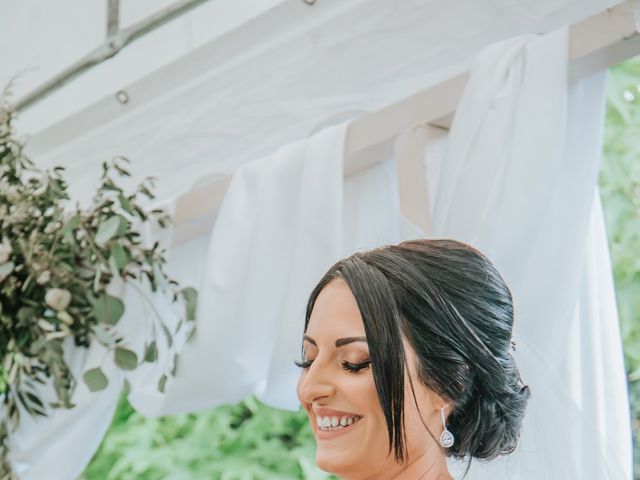 Le mariage de Dimitri et Anais à Port-Saint-Louis-du-Rhône, Bouches-du-Rhône 10