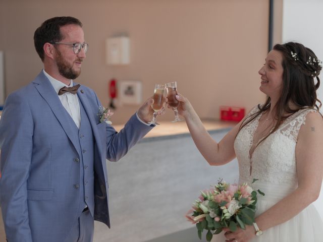 Le mariage de Delphine et Emmanuel à Bierné, Mayenne 23