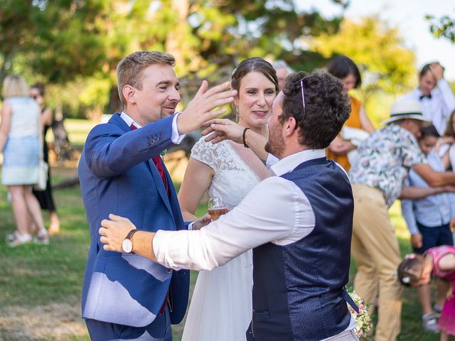 Le mariage de Benjamin et Marie-Laure à Blasimon, Gironde 56