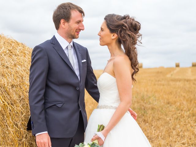 Le mariage de Nicolas et Émilie à Saint-Jean-d&apos;Angély, Charente Maritime 59