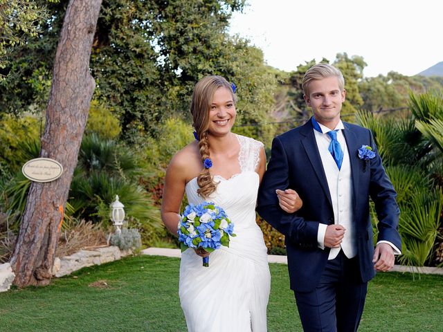 Le mariage de Julien et Alexandra à Saint-Raphaël, Var 16