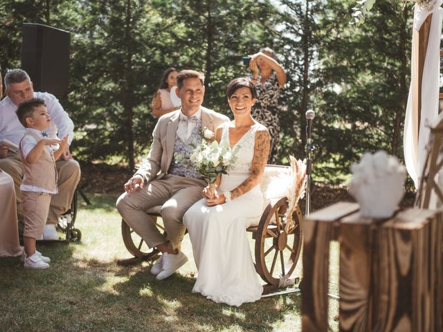 Le mariage de Romain et Amandine à Saint-Genest-Malifaux, Loire 7