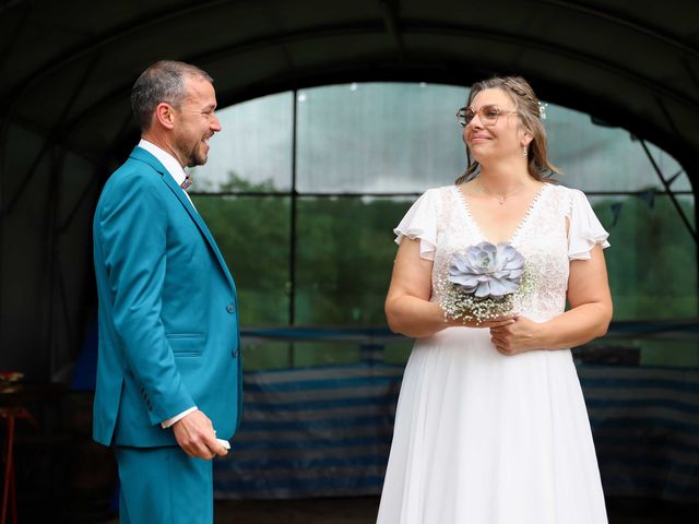 Le mariage de Loïc et Elodie à Treffrin, Côtes d'Armor 10