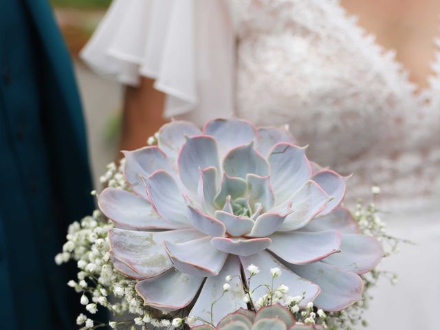 Le mariage de Loïc et Elodie à Treffrin, Côtes d'Armor 11