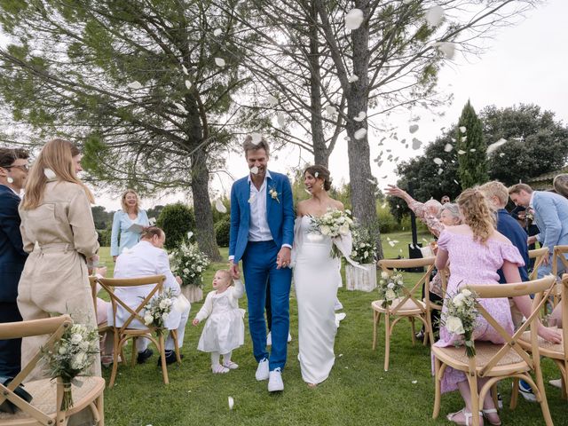 Le mariage de Richard et Sarah à Orgon, Bouches-du-Rhône 23