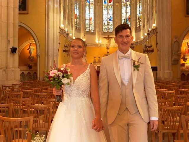 Le mariage de Anthony et Mélanie à La Chapelle-de-Guinchay, Saône et Loire 13