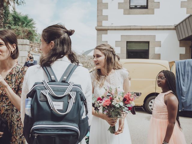 Le mariage de Julien et Alice à Plougasnou, Finistère 38