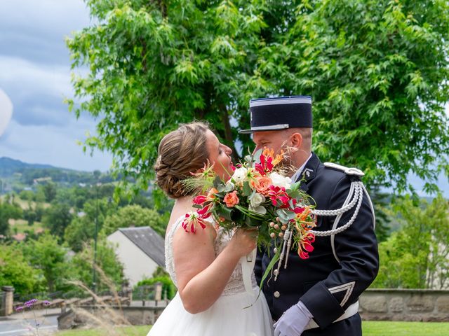 Le mariage de Joël et Elsa à Ussac, Corrèze 3