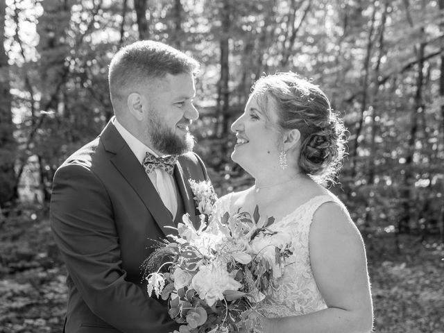 Le mariage de Joël et Elsa à Ussac, Corrèze 5