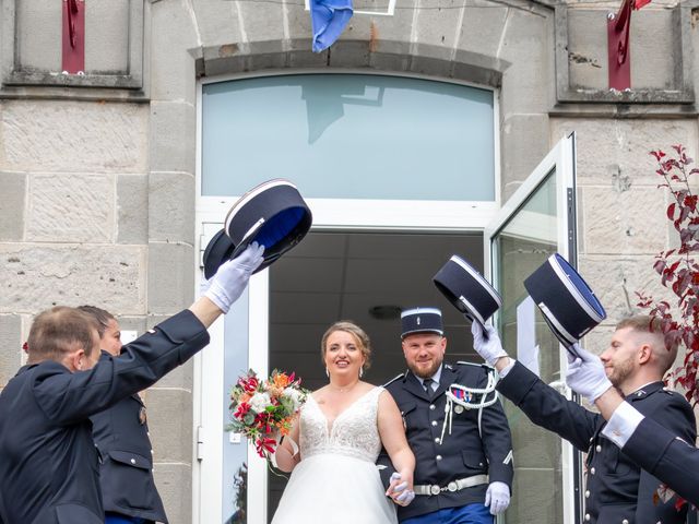 Le mariage de Joël et Elsa à Ussac, Corrèze 15