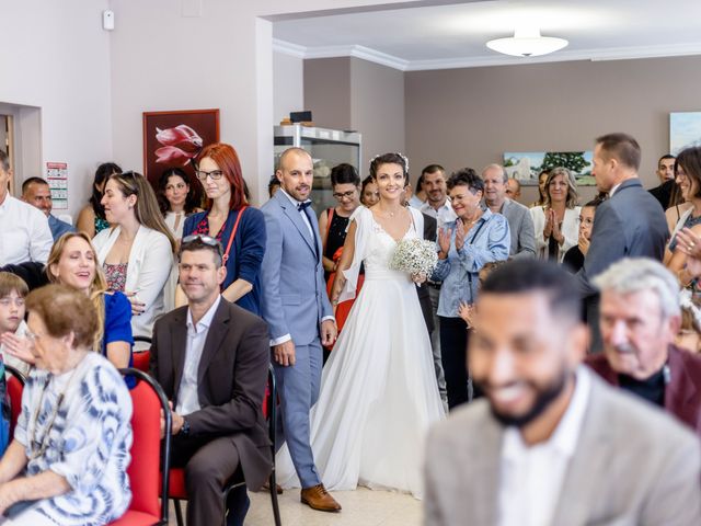 Le mariage de Christophe et Alexia à Caux, Hérault 12