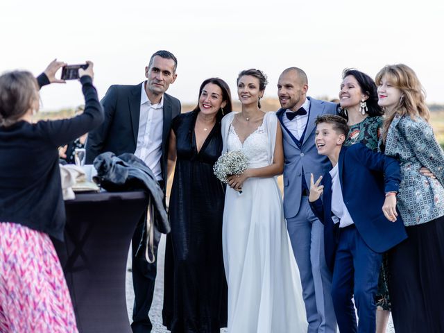 Le mariage de Christophe et Alexia à Caux, Hérault 75