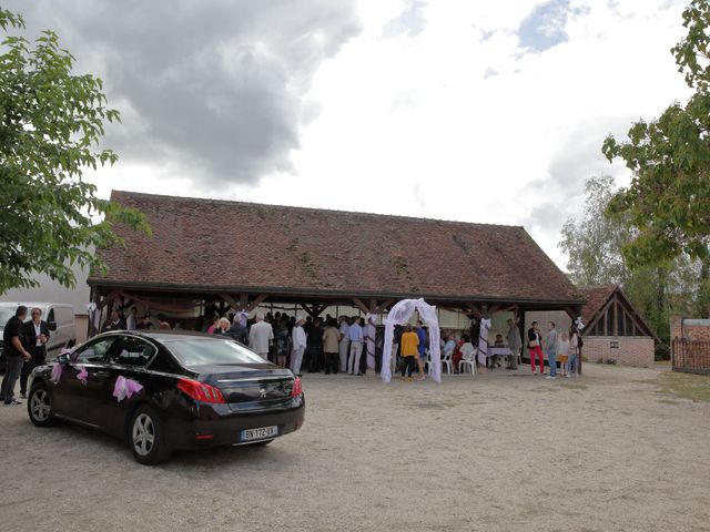 Le mariage de Dona et John à Pierrefitte-sur-Sauldre, Loir-et-Cher 7