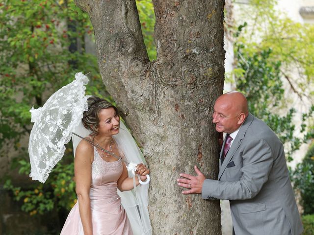 Le mariage de Dona et John à Pierrefitte-sur-Sauldre, Loir-et-Cher 15
